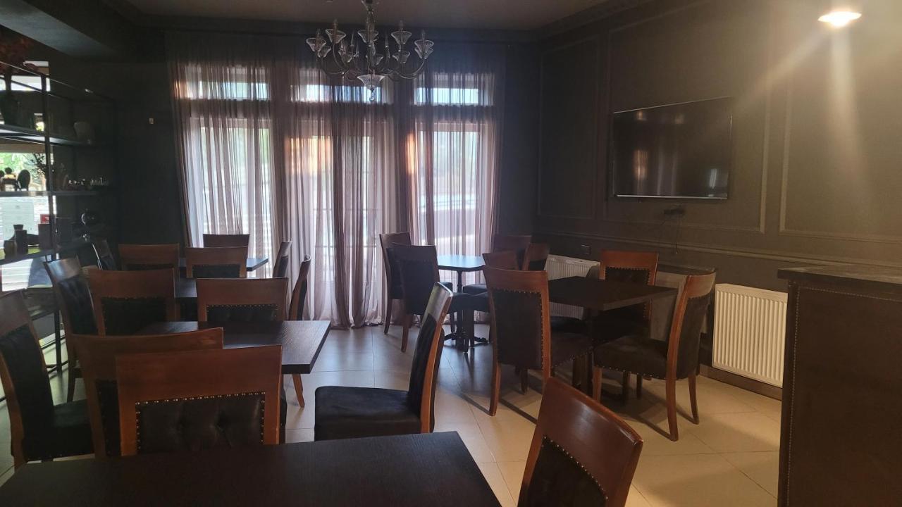 Hotel Plaza Tbilisi Exteriör bild