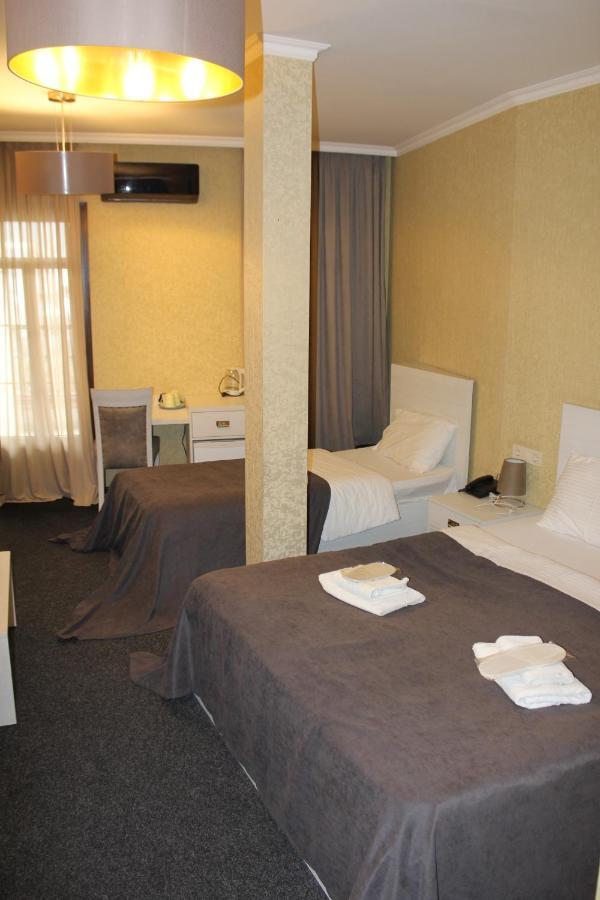 Hotel Plaza Tbilisi Exteriör bild