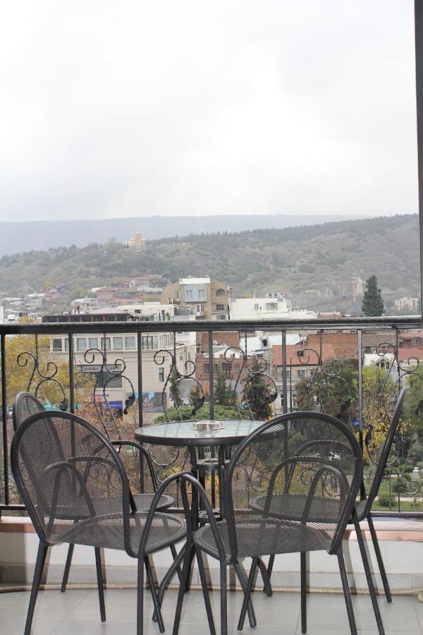 Hotel Plaza Tbilisi Exteriör bild