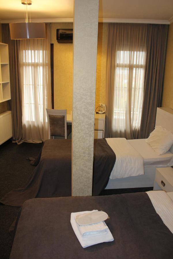 Hotel Plaza Tbilisi Exteriör bild