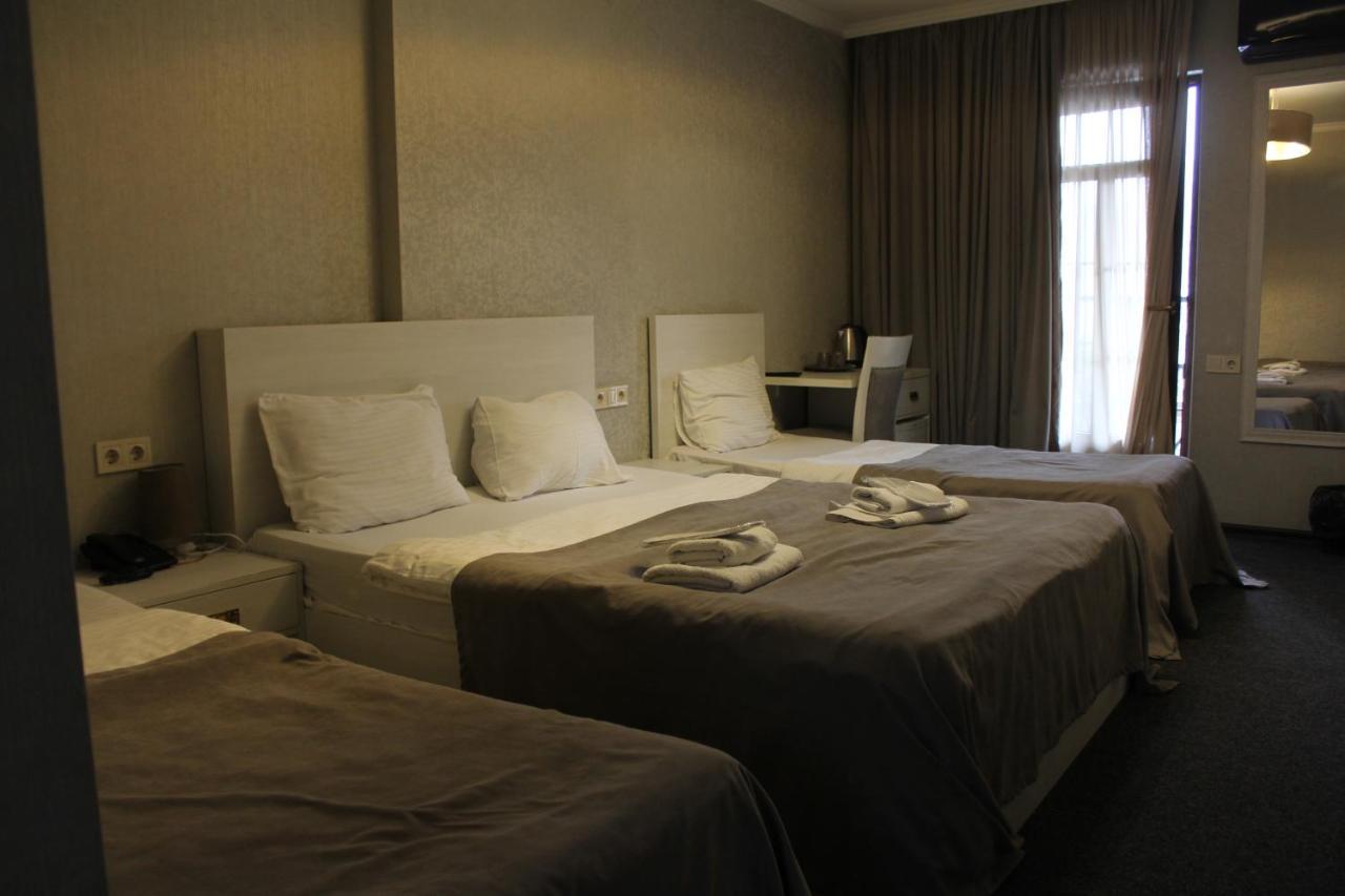 Hotel Plaza Tbilisi Exteriör bild